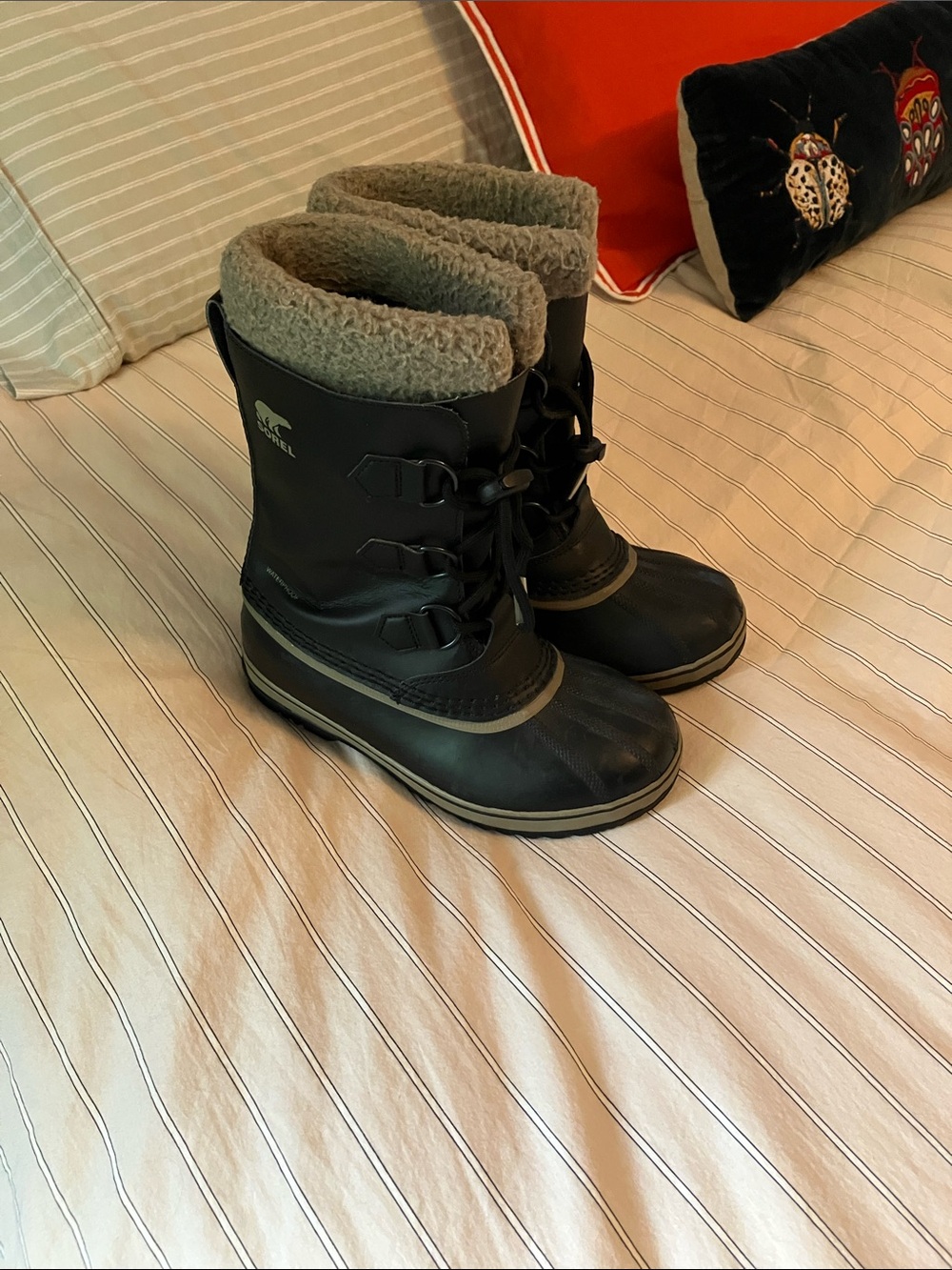 Sorel Kids Black and Gray Insulated Snow Boots